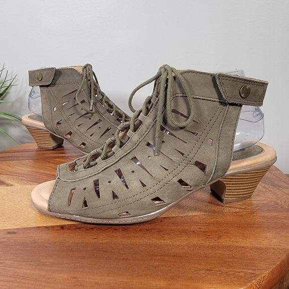 Earth Olive Green Leather Heeled Sandals Oerforated Design Lace up Size 9 D Wide - Picture 3 of 17